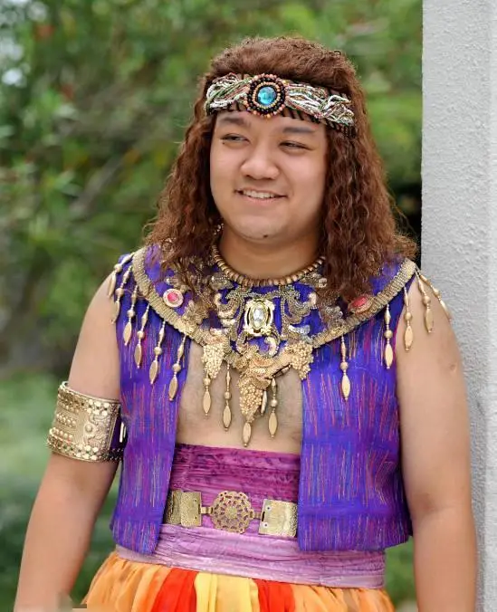 “英國吳磊”11歲憑顏值爆紅全球，如今卻胖到形象全毀，太辣眼