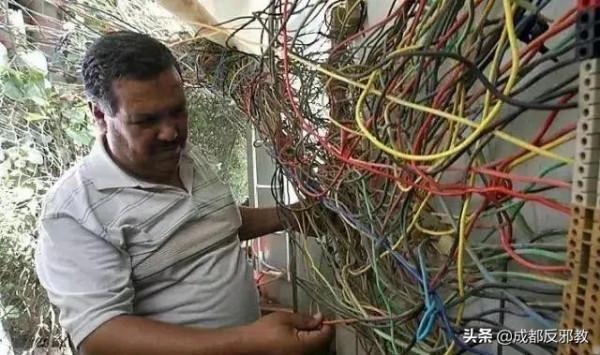 因為貧窮,所以免費,印度人瘋狂偷電,電力公司每年損失上百億美元 因為貧窮,所以免費,印度人瘋狂偷電,電力公司每年損失上百億美元