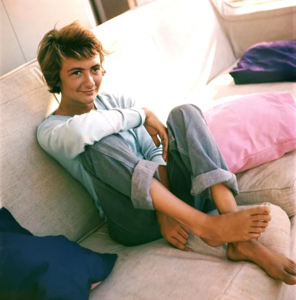 誰說女知識分子不時髦?會寫字的女人,穿得好更好看 誰說女知識分子不時髦?會寫字的女人,穿得好更好看