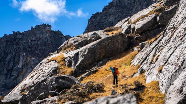 川西海拔最高最大最藍的海子——亞莫措根