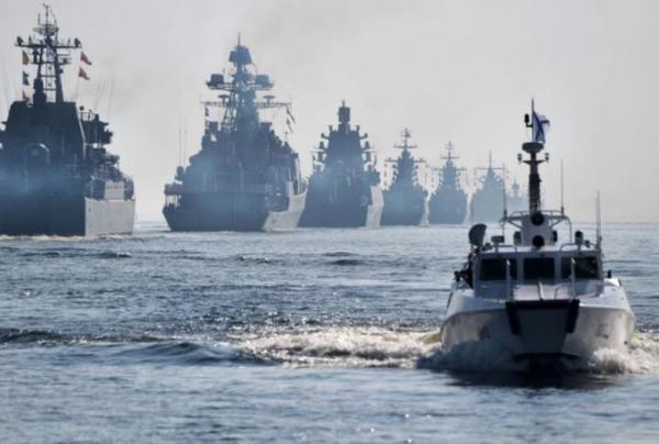 香港迴歸前夕，英國34艘軍艦闖入南海，與我軍對峙72小時自動撤離