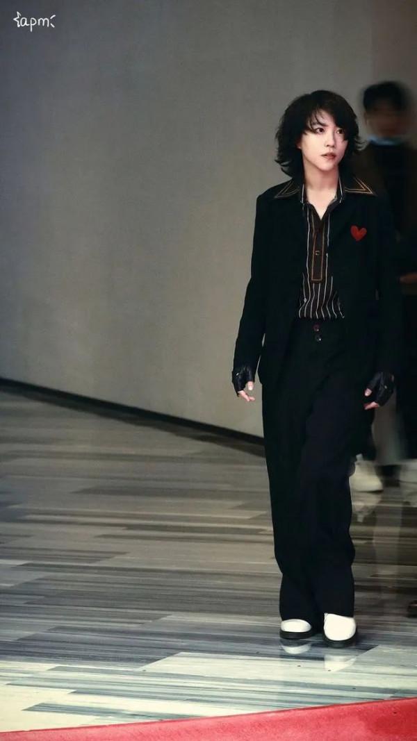 8對明星母女顏值對比，女兒美還是媽媽美？劉亦菲繼承媽媽高顏值