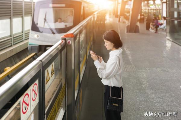 看透一個人的&OpenCurlyDoubleQuote;真面目&rdquo;，不需要聽他說什麼，只要看這4點