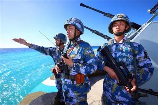 時隔20年，我軍兩次應對美雙航母戰鬥群，無奈到硬剛，令人振奮