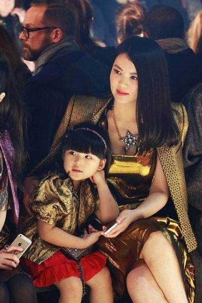 《爸爸去哪兒》8年了，10位女娃變化大，有人進入變美尷尬期