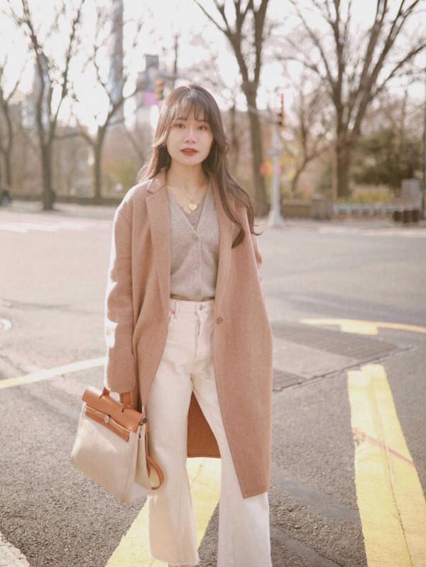 秋季,“大衣”的高階穿法指南,搭配上針織開衫和牛仔褲,超洋氣 秋季,“大衣”的高階穿法指南,搭配上針織開衫和牛仔褲,超洋氣