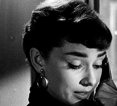 關於赫本的19個有趣事實：42碼大腳、討厭手錶、用針分開睫毛