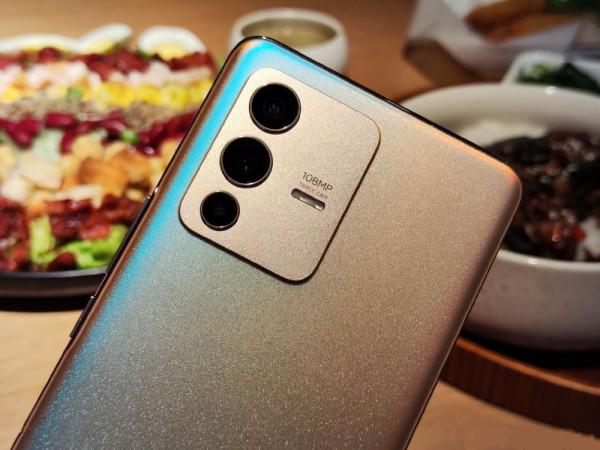 VIVO S10與S12的配置差距這麼小，也許S10換個外殼就是S12