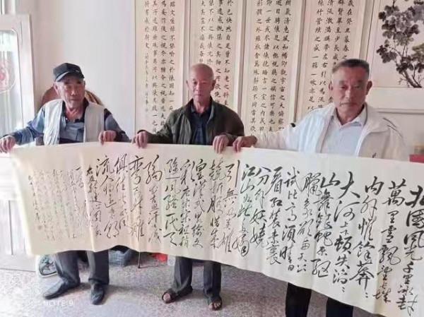 毛體大師張鹹虎《沁園春·雪》敬贈“峻和四虎” 毛體大師張鹹虎《沁園春·雪》敬贈“峻和四虎”