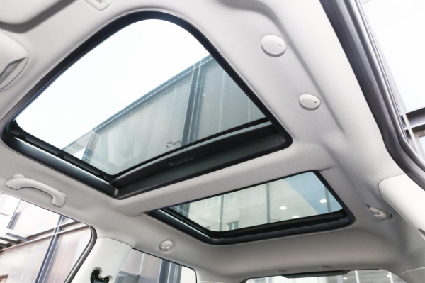 評測MINI，定位3門4座兩廂車，配1.5T渦輪引擎，燃油經濟性不錯