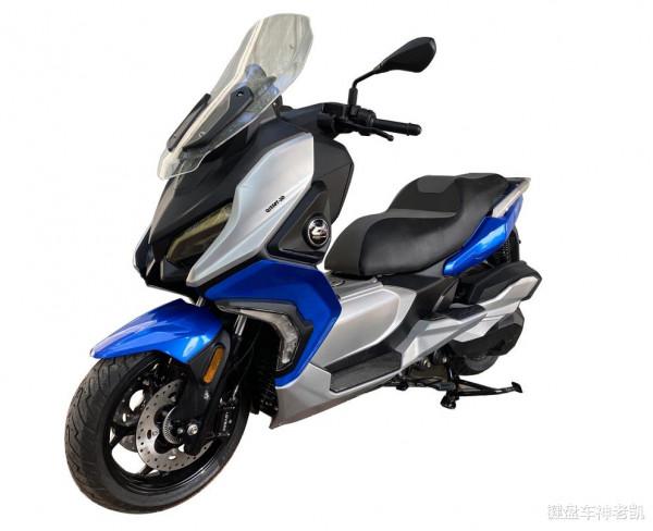 隆鑫350大綿羊的對手來了，錢江FORT350亮相，寶馬特徵同樣明顯