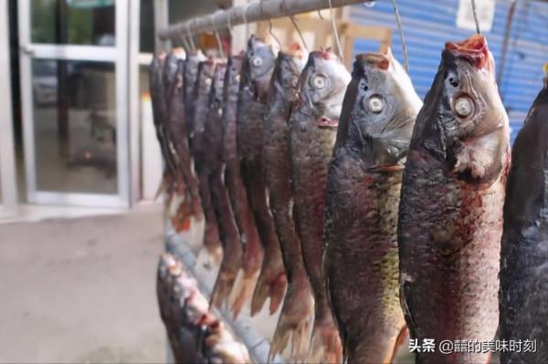 山東3代人賣300年美食，地方偏僻外地人找來吃，百歲老人連骨吃