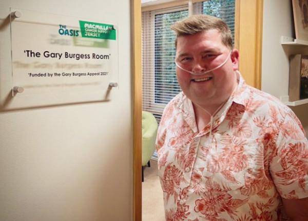 46歲英國主持人因癌去世，辭世前浮腫到判若兩人，晚期仍出鏡工作