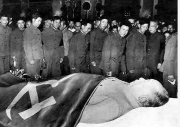 1959年李敏成婚，毛主席看到邀請名單後：一定要請你們的遠志姐姐