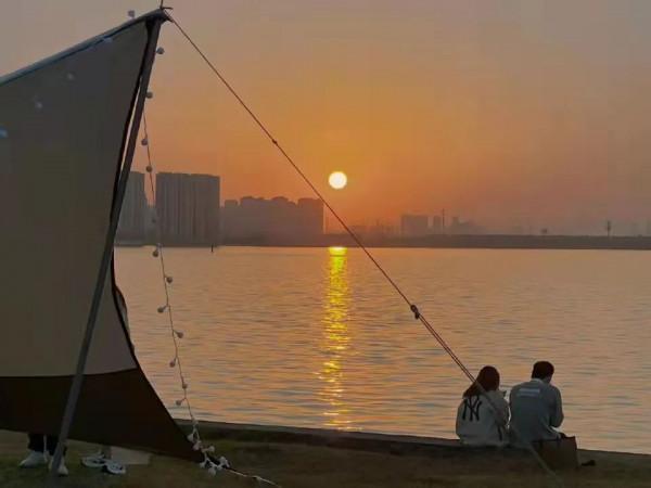 “時間從來不語，卻回答了所有的問題”