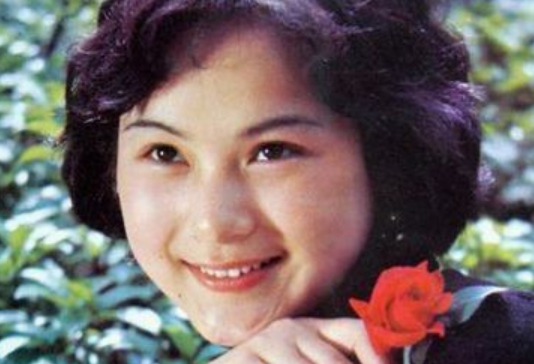 80年代當紅女星朱碧雲,巔峰時隱退遠走美國,如今過得怎麼樣了? 80年代當紅女星朱碧雲,巔峰時隱退遠走美國,如今過得怎麼樣了?