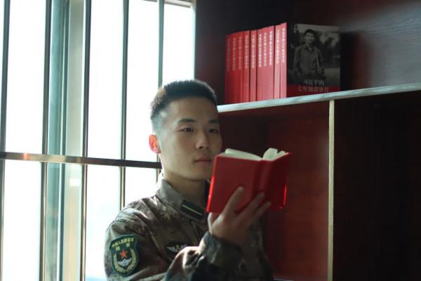 第71集團軍新排長崗前培訓系列報道④練強精準施教硬功夫! 第71集團軍新排長崗前培訓系列報道④練強精準施教硬功夫!