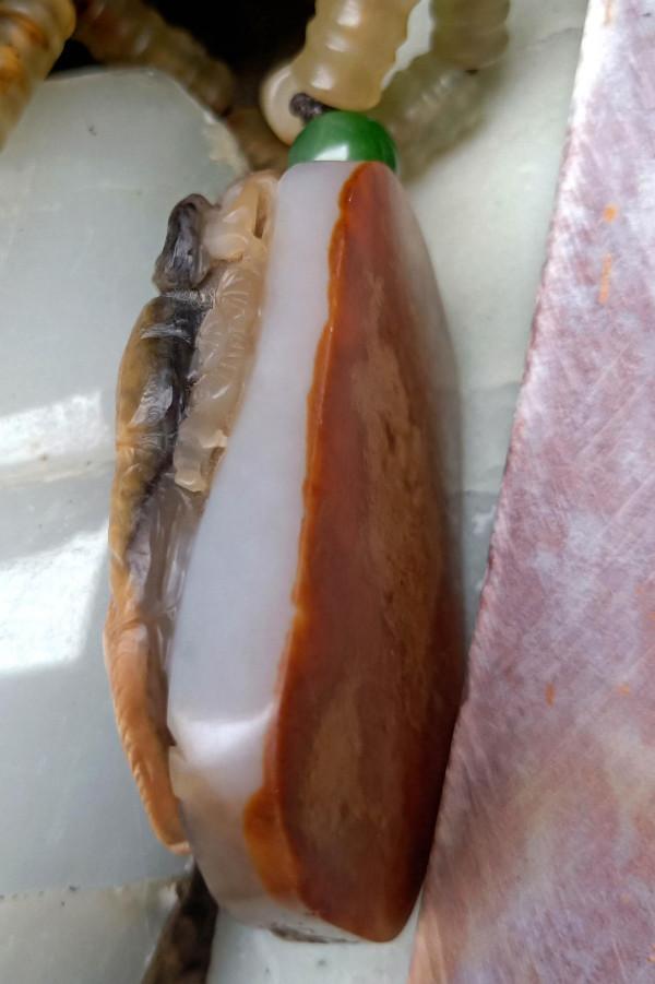 一塊有七個色的和田籽料值多少錢? 一塊有七個色的和田籽料值多少錢?