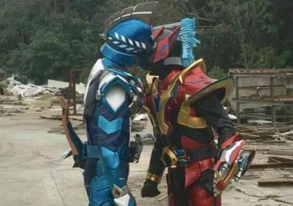 如果鎧甲勇士可以和巨神戰擊隊來個聯動,就可以一起並肩作戰了 如果鎧甲勇士可以和巨神戰擊隊來個聯動,就可以一起並肩作戰了