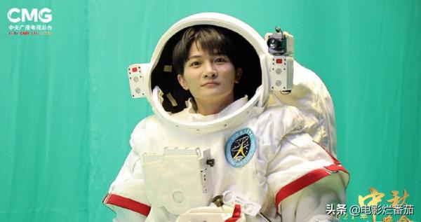 央視中秋晚會節目單出爐,劉詩詩井柏然古裝,5個超女6個港臺藝人 央視中秋晚會節目單出爐,劉詩詩井柏然古裝,5個超女6個港臺藝人