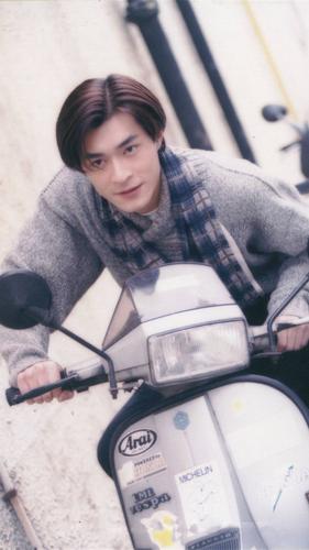 《新倚天屠龍記》小昭、周芷若真的是聞所未聞，顏值低、沒氣場