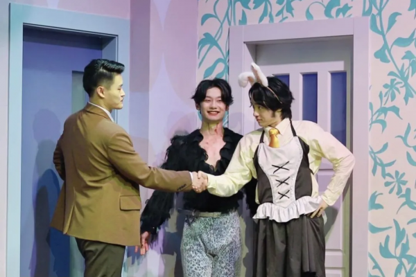 上海有棟“神秘”大廈，每晚都在上演一千零一夜