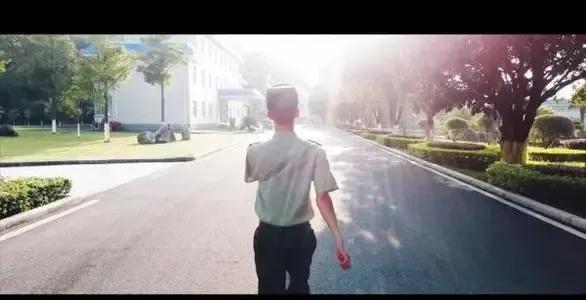 我們終於還是，沒能成為更好的自己