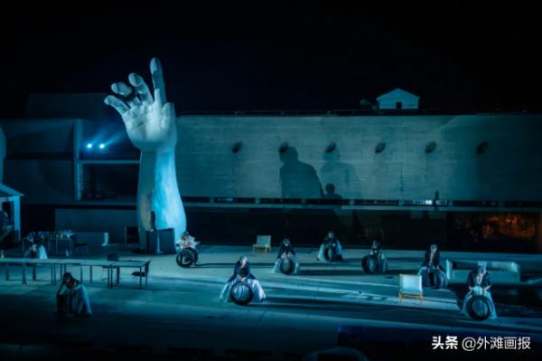 我在阿那亞，瘋到凌晨三點