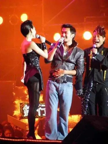 謝霆鋒的穿衣品味提高太多了吧？和以前簡直判若兩人