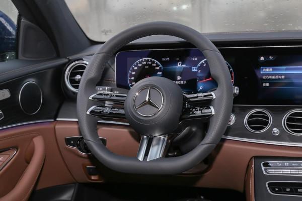 實拍賓士E級：起步43&period;99萬元，披上運動外衣後，還能吸引眼球嗎？