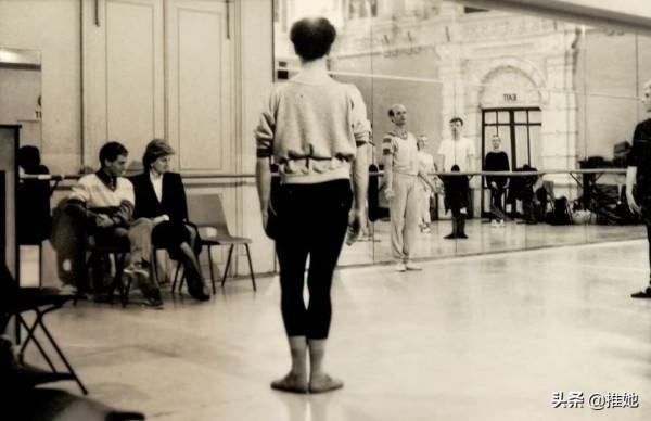 身高1米58的跳舞男人,一個電話邀請了戴安娜,一生命運與她捆綁 身高1米58的跳舞男人,一個電話邀請了戴安娜,一生命運與她捆綁