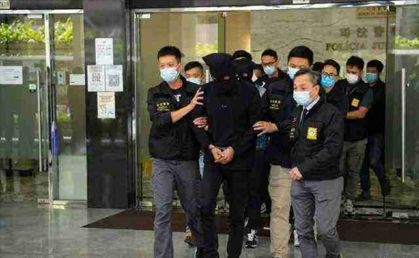 2022剛開始，娛樂圈這是怎麼了？車禍、癌症、離婚，老戲骨被確診