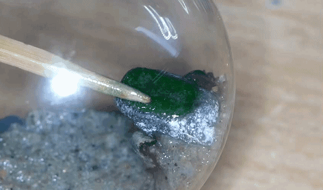 手工DIY丨值得一試的小手工（滴膠燈泡海景）