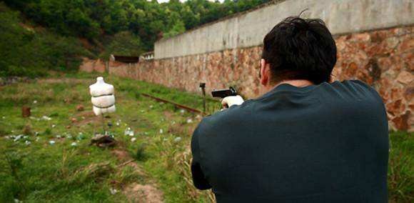 人需要多胖才能抵擋子彈？專家：長到300斤，脂肪厚45釐米