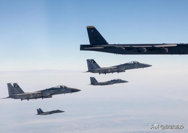 總兵力3.2萬，裝備900多架戰鬥機，第五代戰機已有20架