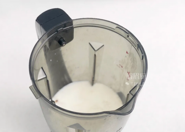 一碗大米一碗水,攪一攪蒸一蒸,甜甜糯糯滿屋飄香 一碗大米一碗水,攪一攪蒸一蒸,甜甜糯糯滿屋飄香