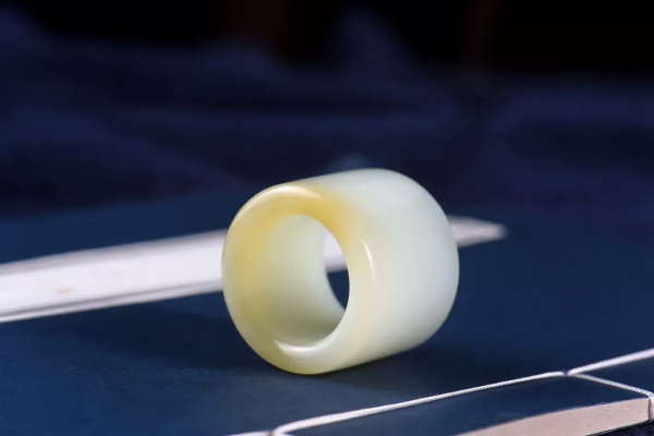 工藝簡單，售價昂貴！這樣的和田玉真賺錢