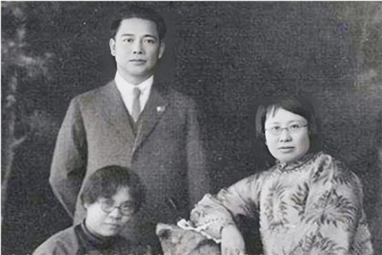 1946年老蔣下令平毀汪精衛墓，開棺後發現屍體未腐，口袋有張紙條