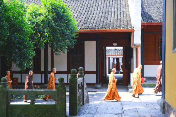 別再說什麼小京都了，寧波這些寺廟來打臉了