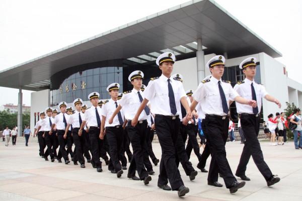 中國民航飛行學院“爆冷”,一本壓線錄取,位次下降3萬!為何? 中國民航飛行學院“爆冷”,一本壓線錄取,位次下降3萬!為何?