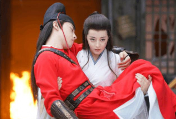 那些被“公主抱”給打敗的男演員,網友只對張豐毅表示理解 那些被“公主抱”給打敗的男演員,網友只對張豐毅表示理解