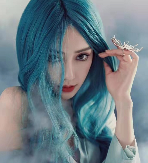 女星藍髮有多驚豔？熱巴御姐範鞠婧禕溫柔風，楊穎化身絕美人魚