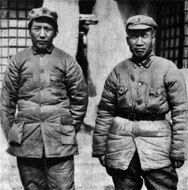 1930年紅軍繳獲電臺不會用，一國軍俘虜效力，25年後成開國中將