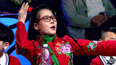 20年前揭開頒獎內幕，怒摔話筒手撕那英的田震，如今過得怎麼樣？