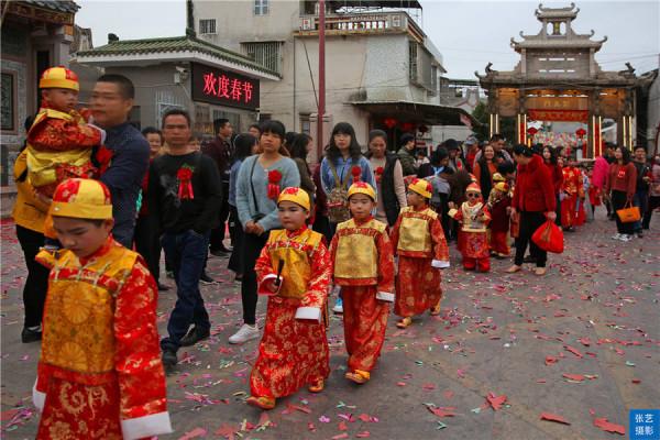 回顧往年潮汕傳統習俗營老爺，帶著神明遊鄉村，盛大場面你見過嗎