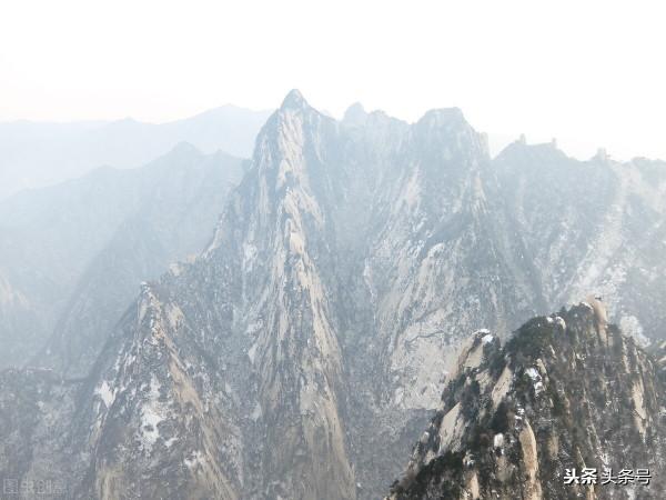三山五嶽，是中國的歷史文化名山，五嶽指哪五座山