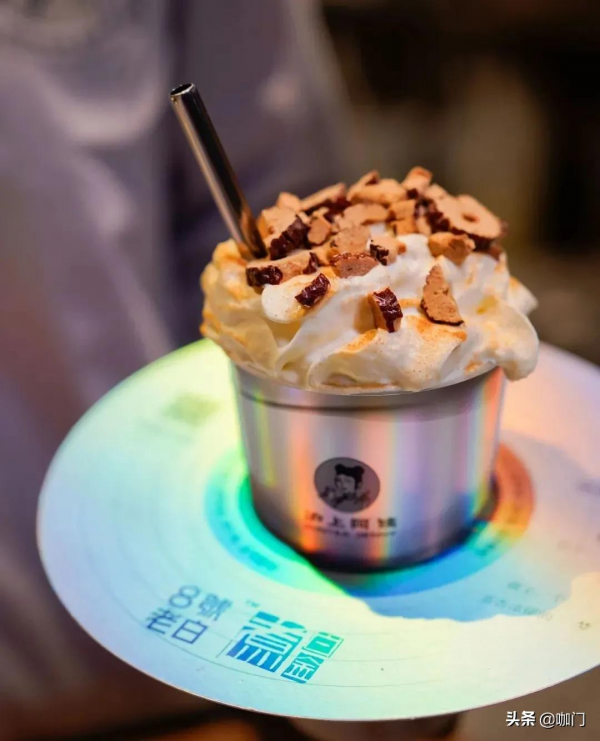 上新白金茶，升級新定位，滬上阿姨明年要開到7000店