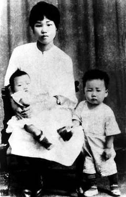 23年後,毛澤東見到王季範,流著眼淚說:“九哥我對不起你” 23年後,毛澤東見到王季範,流著眼淚說:“九哥我對不起你”