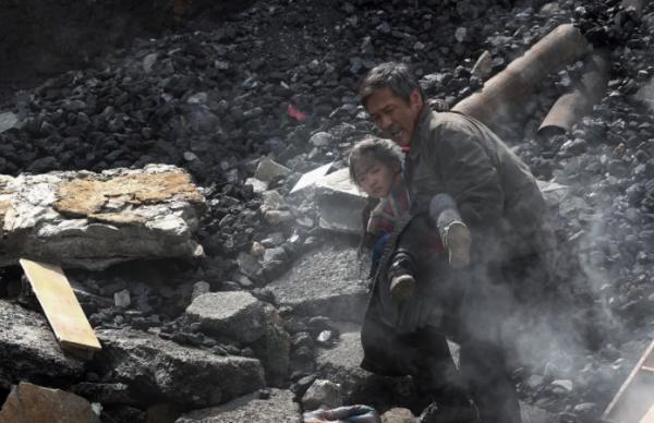 《峰爆》口碑炸了！上映2天勇奪票房冠軍，朱一龍首戰告捷