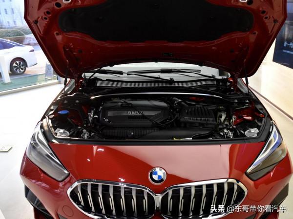 入門三廂豪華車，價格不貴效能不錯，有5.8L低油耗，實拍寶馬2系